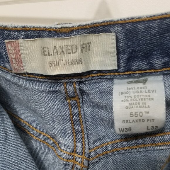 pair 2 of 2: Levi's 550 relaxed 36 x 32 men's jeans - Picture 5 of 8